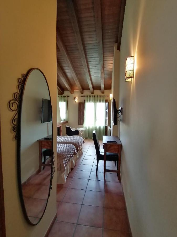 La Posada De Horcajuelo Horcajuelo de la Sierra Exterior foto